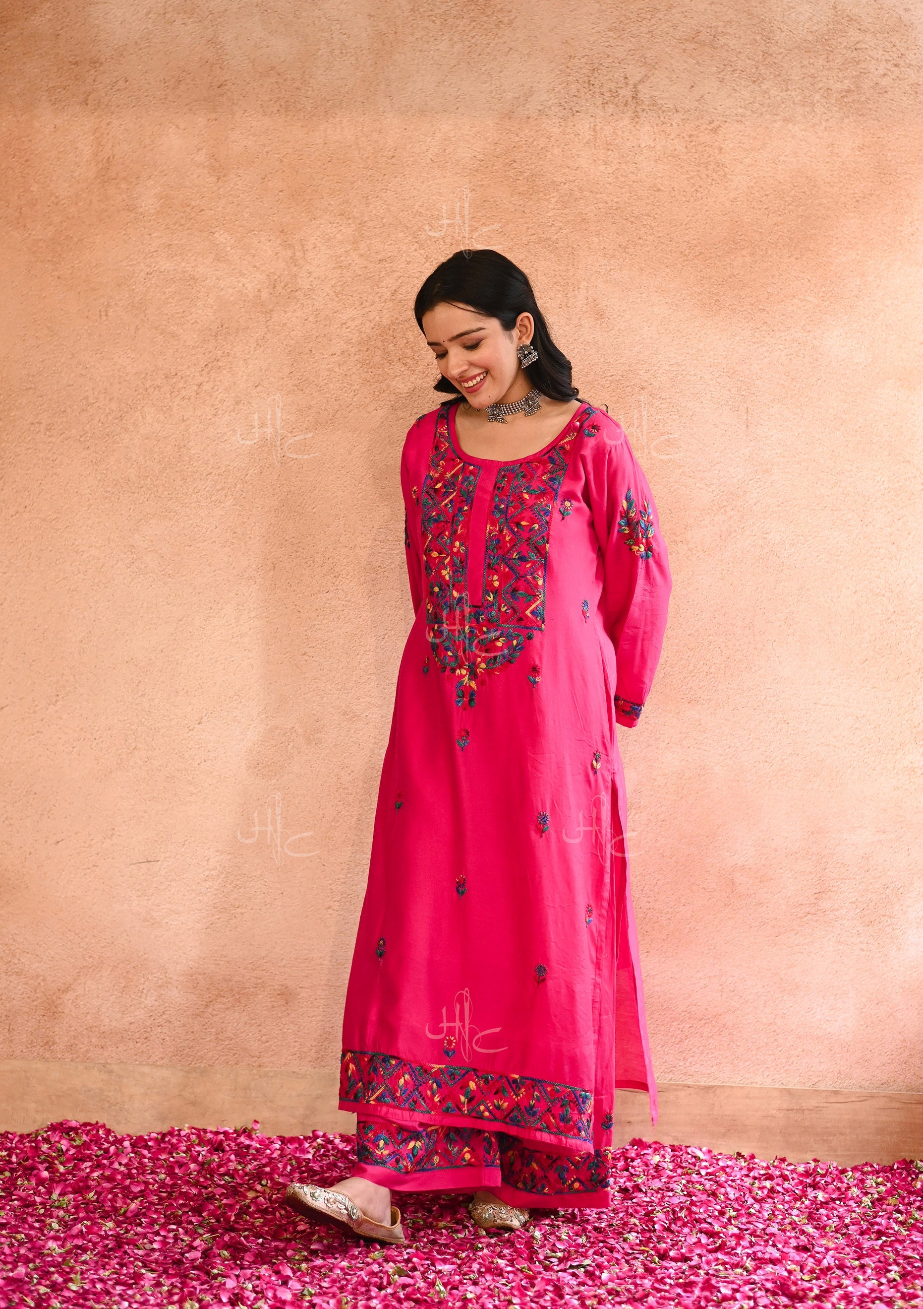 Aafna Chikankari Chanderi Straight Kurta Set with Inner