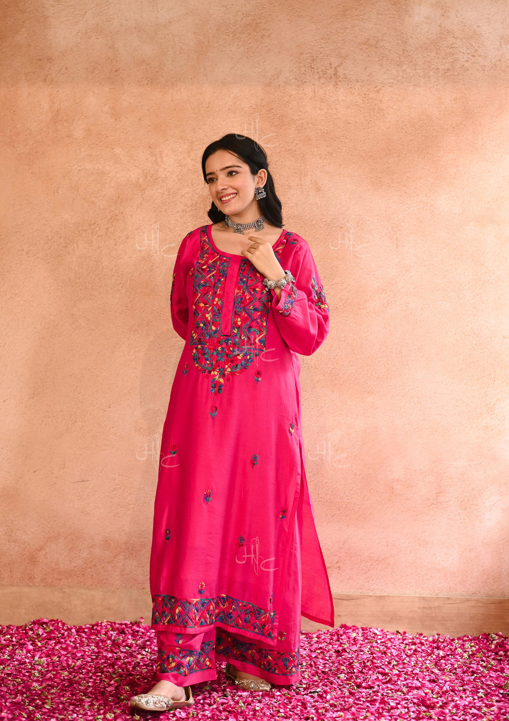 Aafna Chikankari Chanderi Straight Kurta Set with Inner