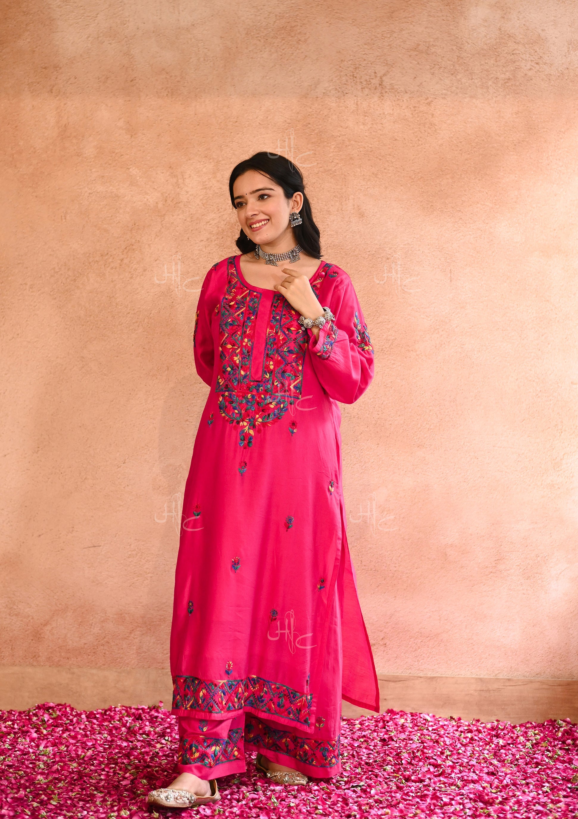 Aafna Chikankari Chanderi Straight Kurta Set with Inner