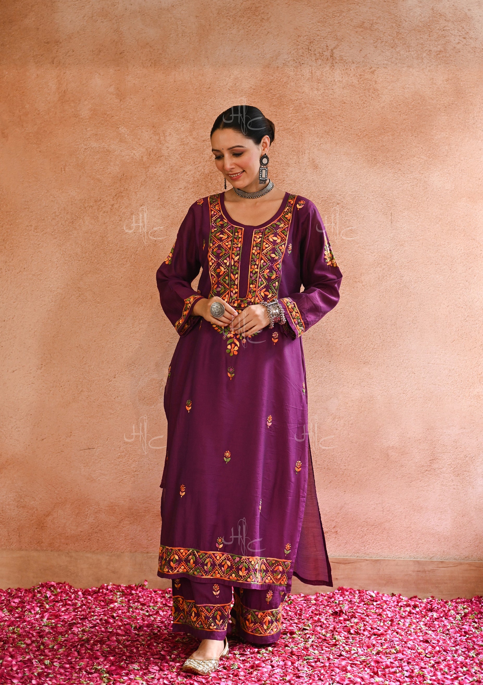 Aafna Chikankari Chanderi Straight Kurta Set with Inner