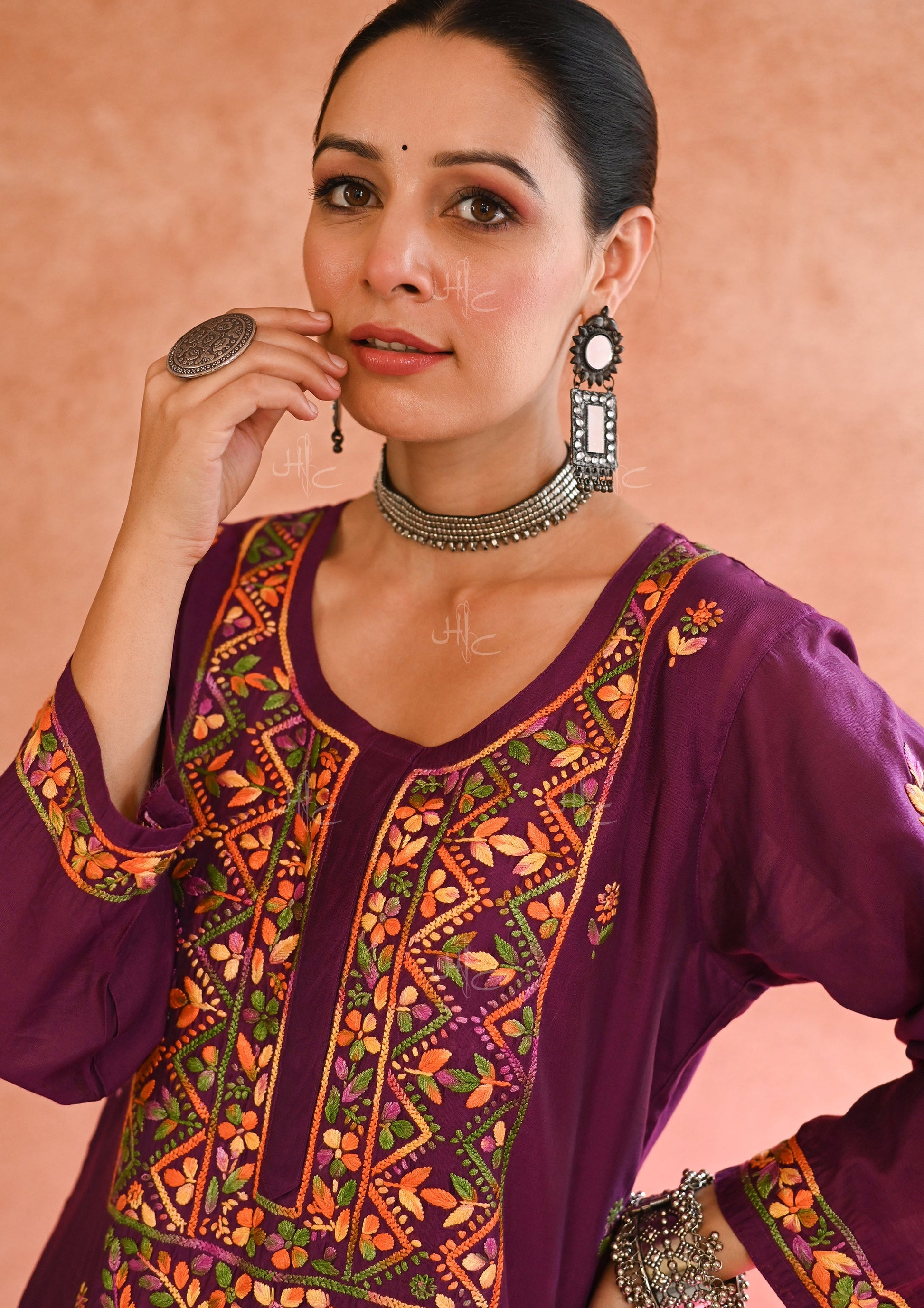 Aafna Chikankari Chanderi Straight Kurta Set with Inner